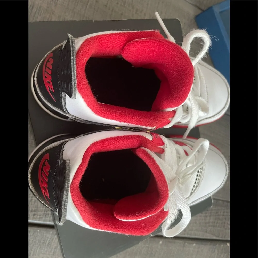 Jordan 4 Retros - Picture 3 of 7